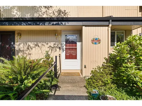 1444 Fetters Loop Eugene OR 97402