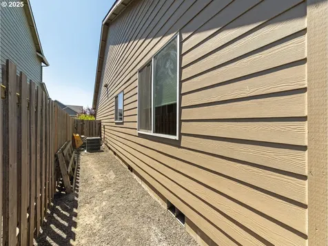 1058 E 16th Street Lafayette OR 97127