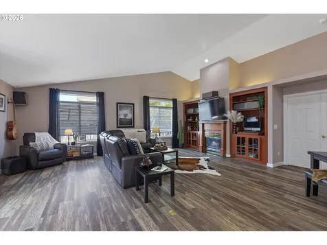 1164 NE 14th Place Canby OR 97013