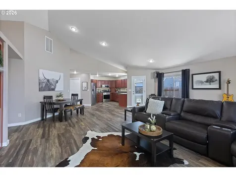 1164 NE 14th Place Canby OR 97013