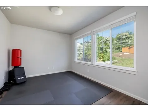15556 SE Flavel Street Portland OR 97236