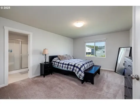 15556 SE Flavel Street Portland OR 97236