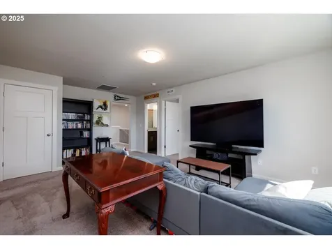 15556 SE Flavel Street Portland OR 97236
