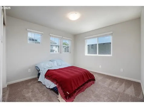 15556 SE Flavel Street Portland OR 97236