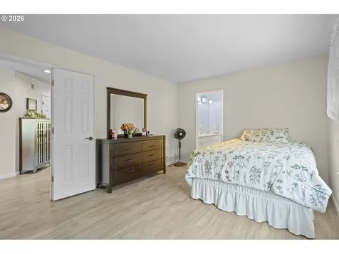 1820 N Laurelwood Loop Canby OR 97013