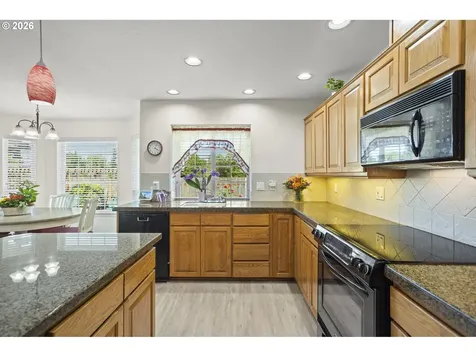 1820 N Laurelwood Loop Canby OR 97013