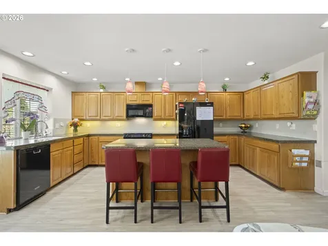 1820 N Laurelwood Loop Canby OR 97013