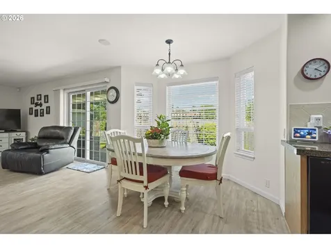 1820 N Laurelwood Loop Canby OR 97013