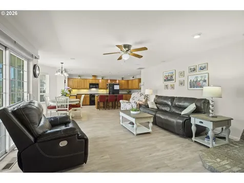 1820 N Laurelwood Loop Canby OR 97013