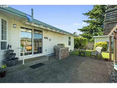 1820 N Laurelwood Loop Canby OR 97013