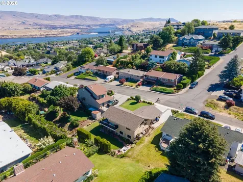 2111 View Court The Dalles OR 97058