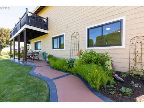 2111 View Court The Dalles OR 97058