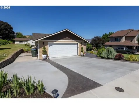 2111 View Court The Dalles OR 97058