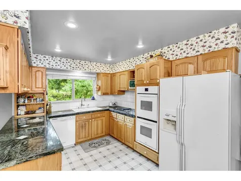 1114 NE 137th Avenue Portland OR 97230