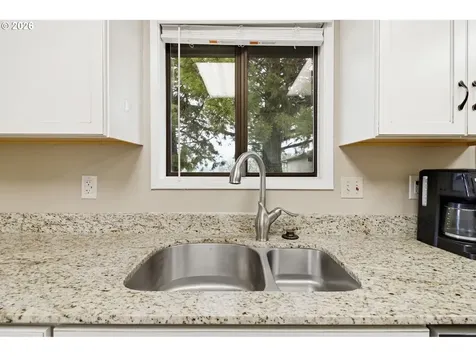 270 Glenwood Court Roseburg OR 97471