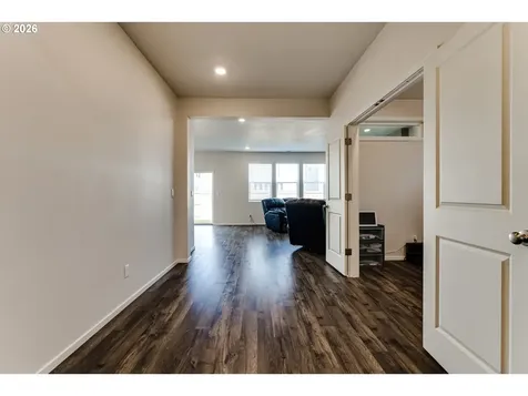 2932 V Street Springfield OR 97477