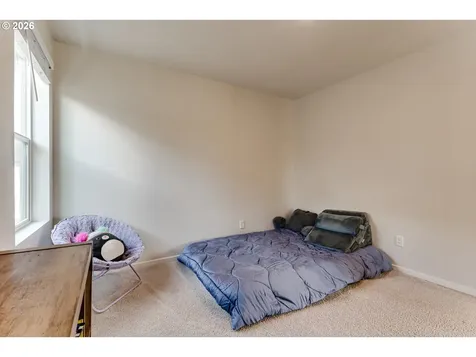 2932 V Street Springfield OR 97477