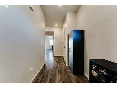 2932 V Street Springfield OR 97477