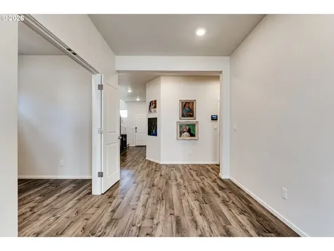 2932 V Street Springfield OR 97477