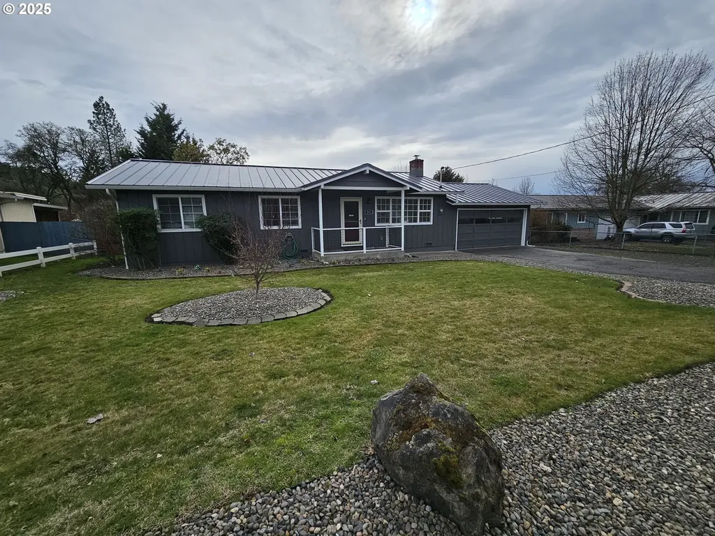 581 NE Newton Creek Drive Roseburg OR 97470