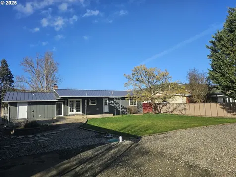 581 NE Newton Creek Drive Roseburg OR 97470