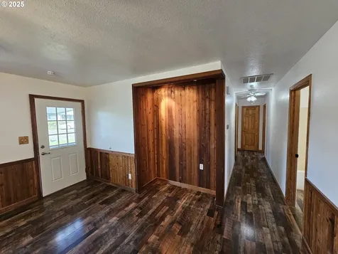 581 NE Newton Creek Drive Roseburg OR 97470
