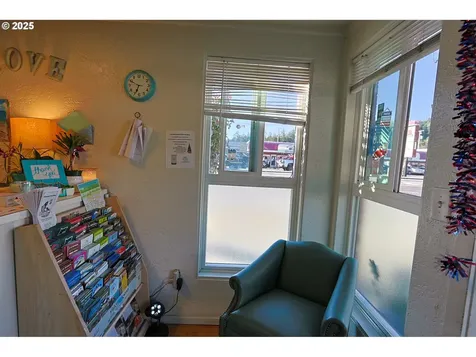 2178 Winchester Avenue Reedsport OR 97467