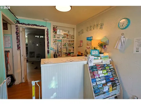 2178 Winchester Avenue Reedsport OR 97467