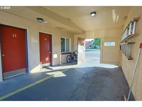 2178 Winchester Avenue Reedsport OR 97467