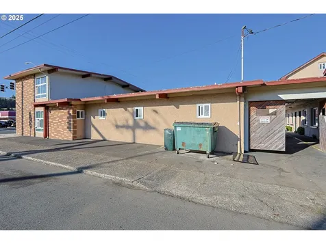 2178 Winchester Avenue Reedsport OR 97467