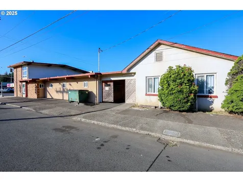 2178 Winchester Avenue Reedsport OR 97467