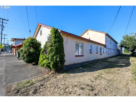 2178 Winchester Avenue Reedsport OR 97467