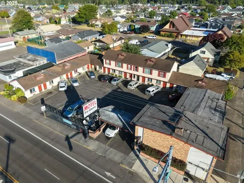 2178 Winchester Avenue Reedsport OR 97467