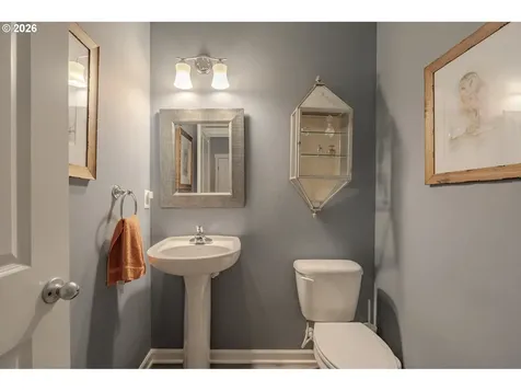 409 N 43rd Court Ridgefield WA 98642