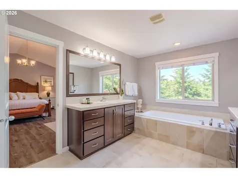 409 N 43rd Court Ridgefield WA 98642