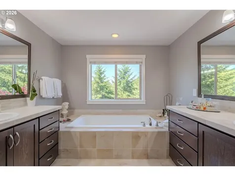 409 N 43rd Court Ridgefield WA 98642