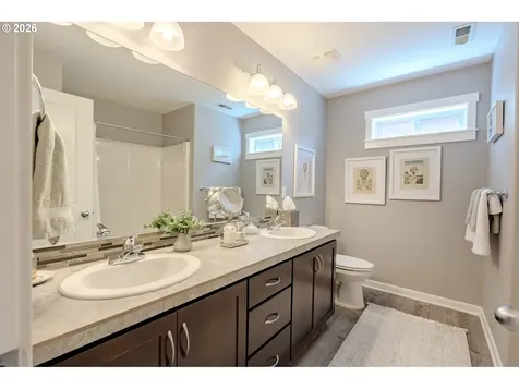 409 N 43rd Court Ridgefield WA 98642
