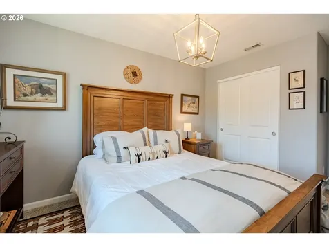 409 N 43rd Court Ridgefield WA 98642