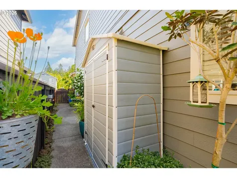 409 N 43rd Court Ridgefield WA 98642