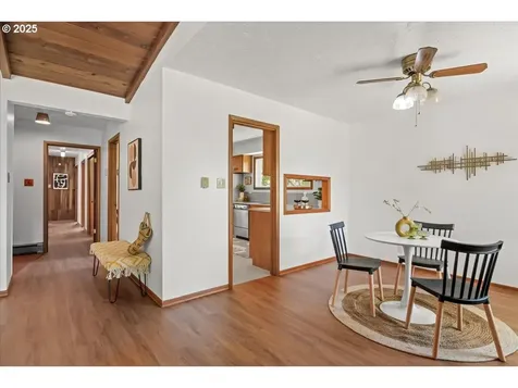 4209 SE 101st Avenue Portland OR 97266