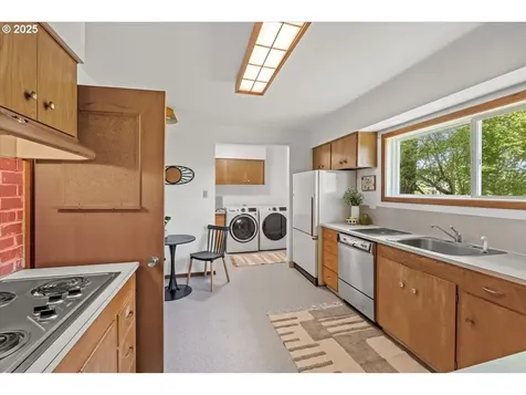 4209 SE 101st Avenue Portland OR 97266