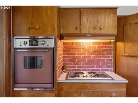 4209 SE 101st Avenue Portland OR 97266