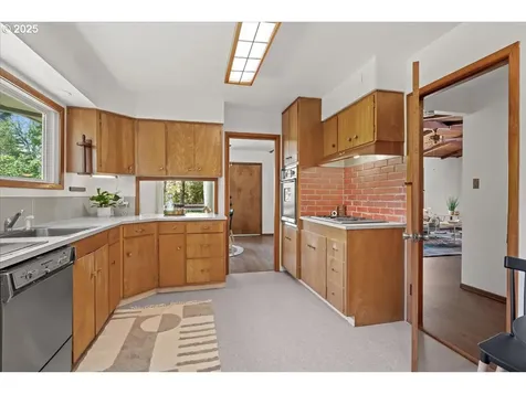 4209 SE 101st Avenue Portland OR 97266