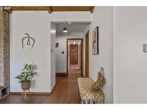 4209 SE 101st Avenue Portland OR 97266