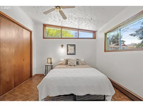 4209 SE 101st Avenue Portland OR 97266