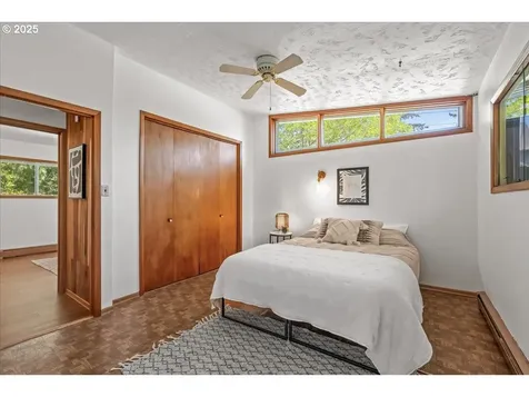 4209 SE 101st Avenue Portland OR 97266