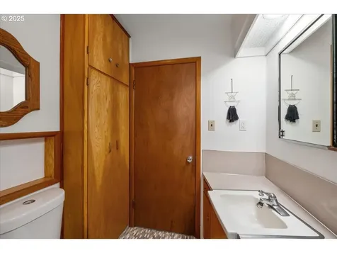 4209 SE 101st Avenue Portland OR 97266