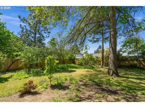 4209 SE 101st Avenue Portland OR 97266