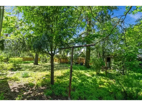 4209 SE 101st Avenue Portland OR 97266