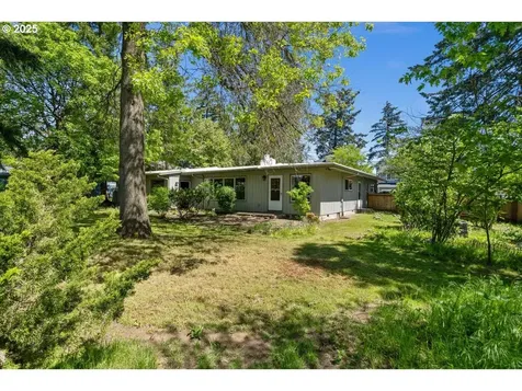4209 SE 101st Avenue Portland OR 97266
